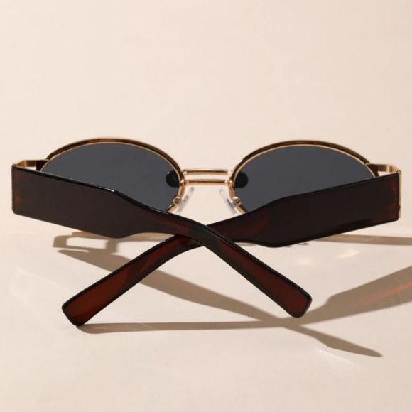 Oval gold frame Sunglasses - Picture 4 of 6